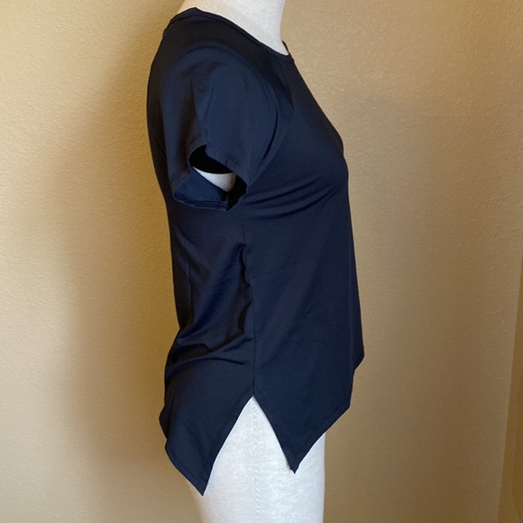 Black Performance Active Top - Picture 15 of 15